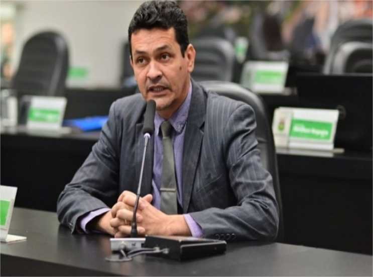 A Câmara Municipal aprovou o projeto de lei que institui o Programa Municipal do Livro Didático (PMLD) de Cuiabá.