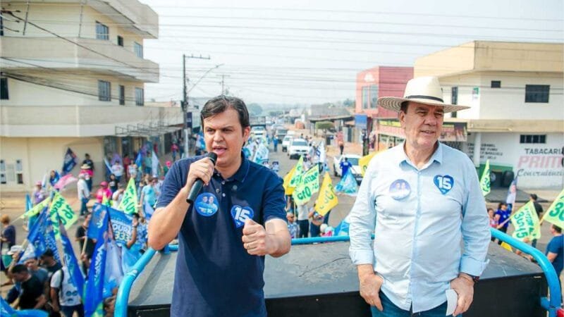 Thiago Silva ganha atenção de moradores e comerciantes com carro de som nos bairros