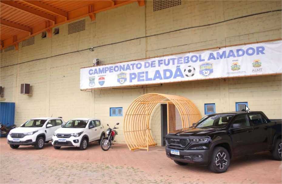 Botelho entrega premiação aos finalistas da 13ª edição do Campeonato Peladão 2024
