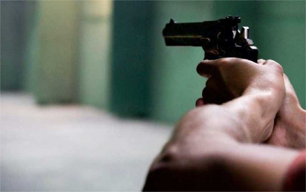 Bandido se passa por policial e atira contra adolescente de 17 anos