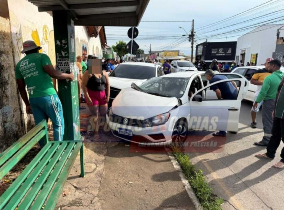 Motociclista morre em batida com carros no CPA 3; veja vídeo