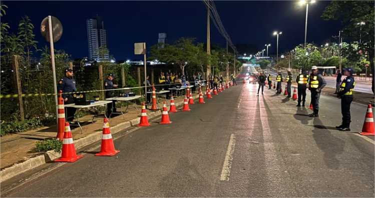 Operação Lei Seca termina com três prisões e 41 veículos removidos em Cuiabá