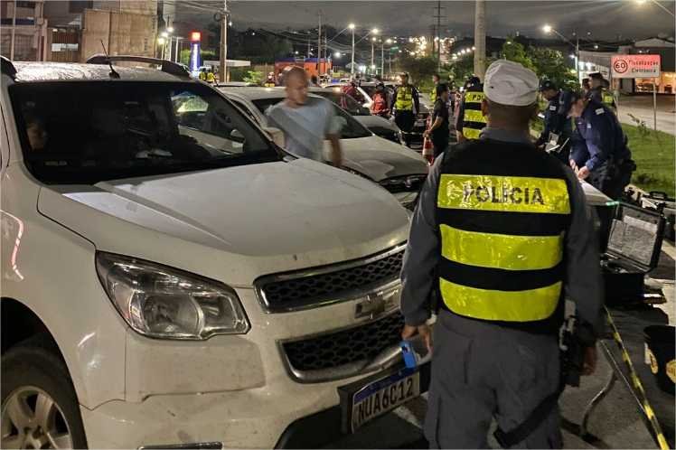 Operação Lei Seca termina com cinco motoristas presos por embriaguez em Cuiabá