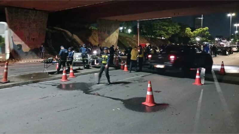 Operação Lei Seca prende 14 condutores embriagados na madrugada deste sábado (02)