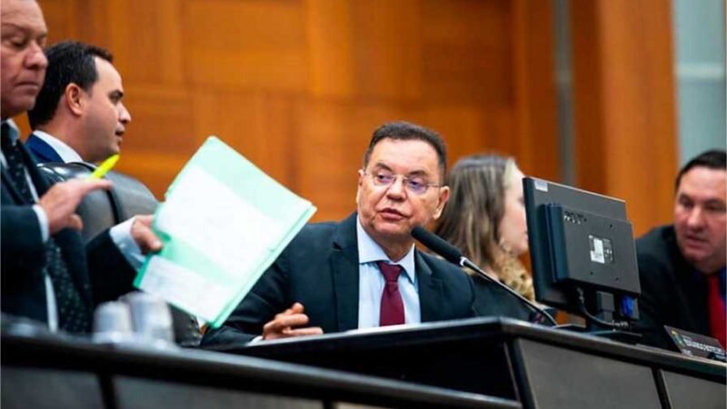 Botelho lidera aprovação da Secretaria Estadual de Justiça em regime de urgência