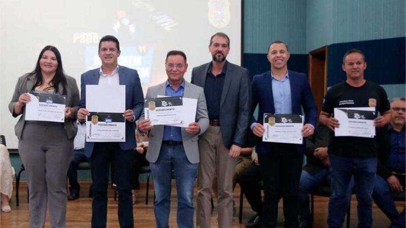 Botelho recebe homenagem pelo trabalho de combate à violência doméstica