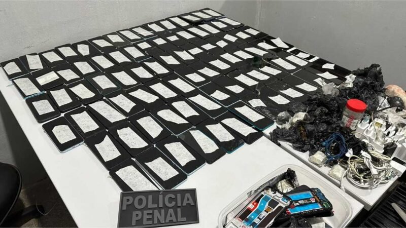 Operações no sistema prisional apreendem 156 celulares em dois dias