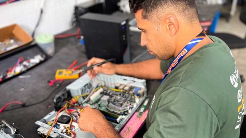 Seciteci abre inscrições para cursos gratuitos de manutenção de celulares, computadores e informática