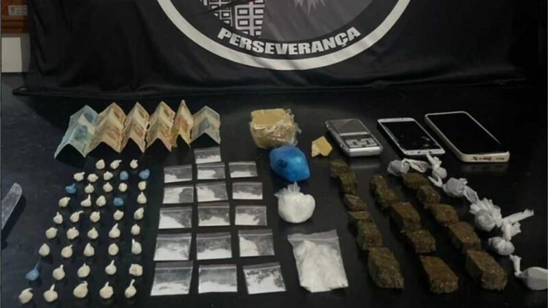 Membro de facção criminosa é preso com 64 porções de maconha e cocaína