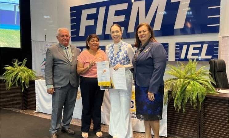 Vereadora Maysa celebra 40 anos do Rotary Cuiabá CPA em solenidade