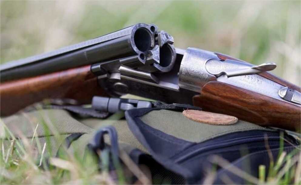 Idoso é baleado com tiro de espingarda enquanto tomava banho