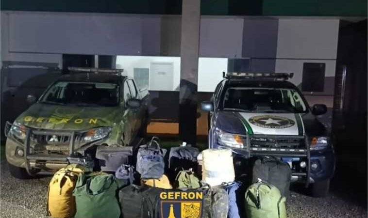 Gefron prende homem com mais de 2 mil peças de roupas contrabandeadas da Bolívia
