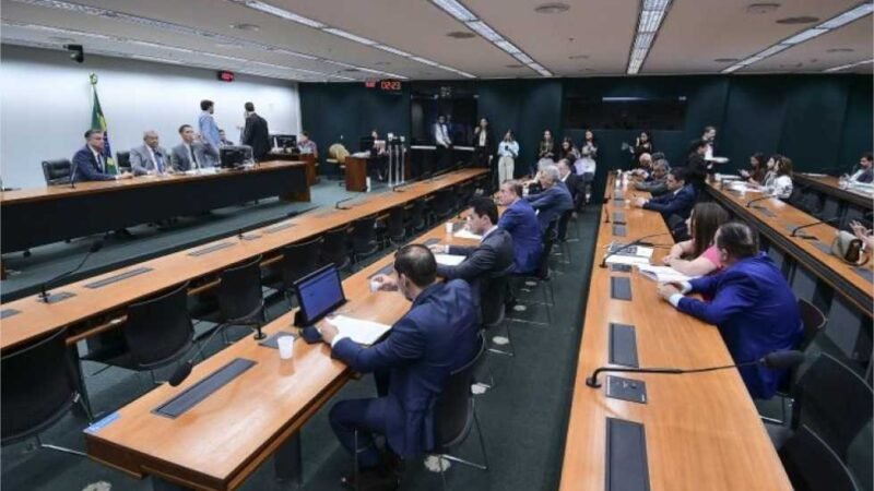 Relatório preliminar da LDO de 2025 deve ser votado nesta quarta-feira na comissão