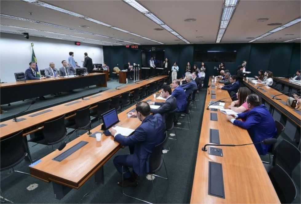 Relatório preliminar da LDO de 2025 deve ser votado nesta quarta-feira na comissão