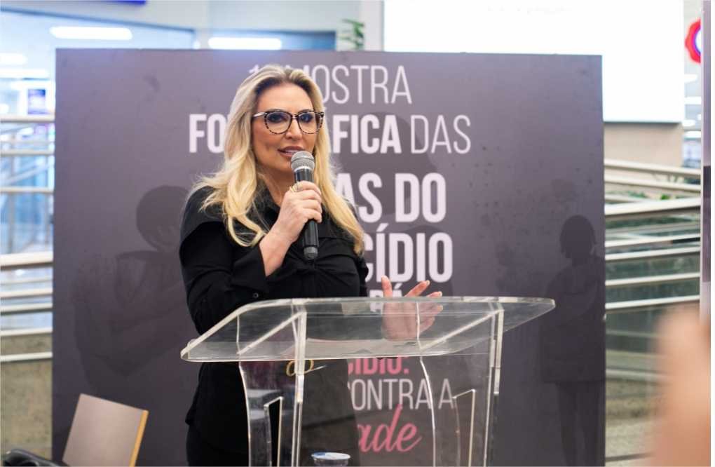 Márcia Pinheiro reforça a importância da luta contra a violência de gênero e convida para Mostra Fotográfica de Vítimas de Feminicídio
