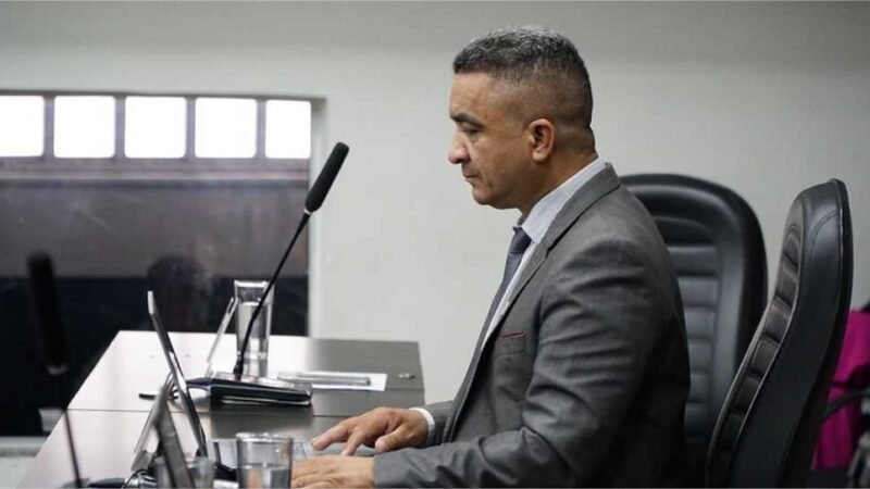 Comissão de Ética aponta contradição da defesa e mantém processo contra Marcrean