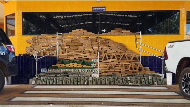 Gefron e PRF apreendem 660 quilos de entorpecentes e recuperam caminhonete furtada