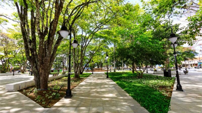 Governo investe R$ 64 milhões em construção e melhorias de praças no Estado