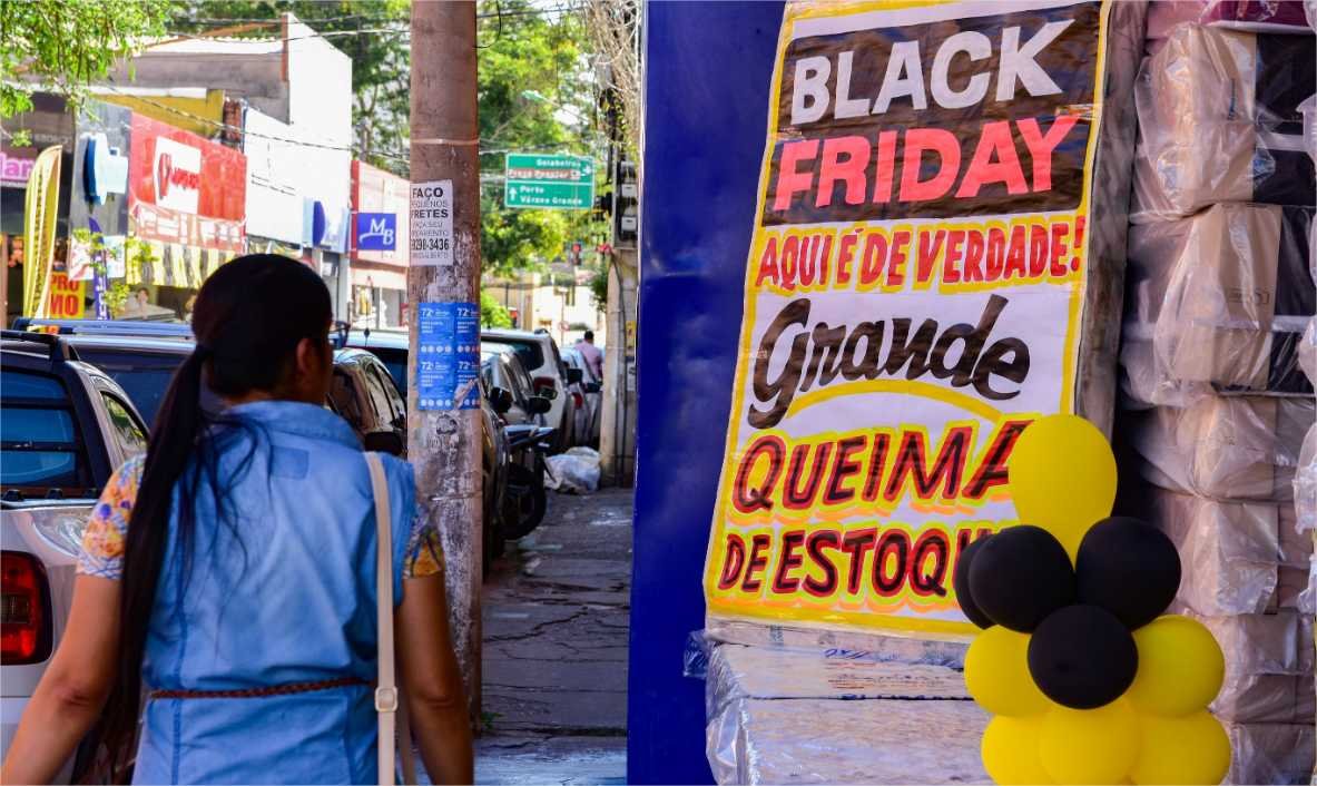 Consumidores devem ficar atentos a golpes e pesquisar preços de produtos, orienta Procon-MT