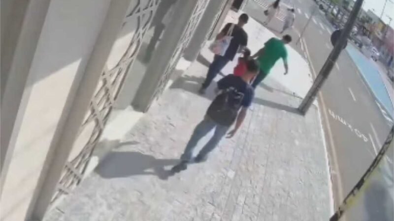 Dupla que roubou joalheria invade fazenda, faz refém e é presa