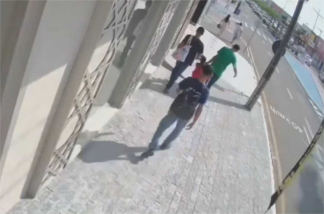 Dupla que roubou joalheria invade fazenda, faz refém e é presa