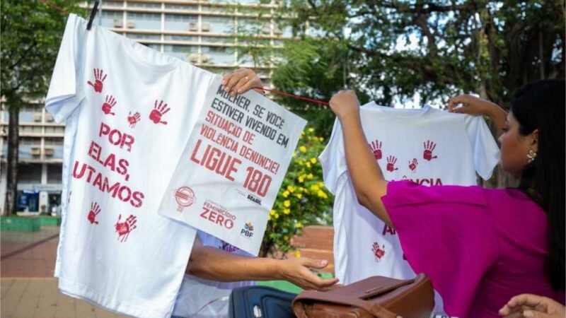 Prefeitura de Cuiabá realiza ato simbólico pelo fim da violência contra as mulheres na Praça Alencastro