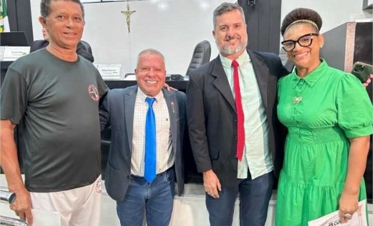 Chico 2000 homenageia professora e mestre de capoeira