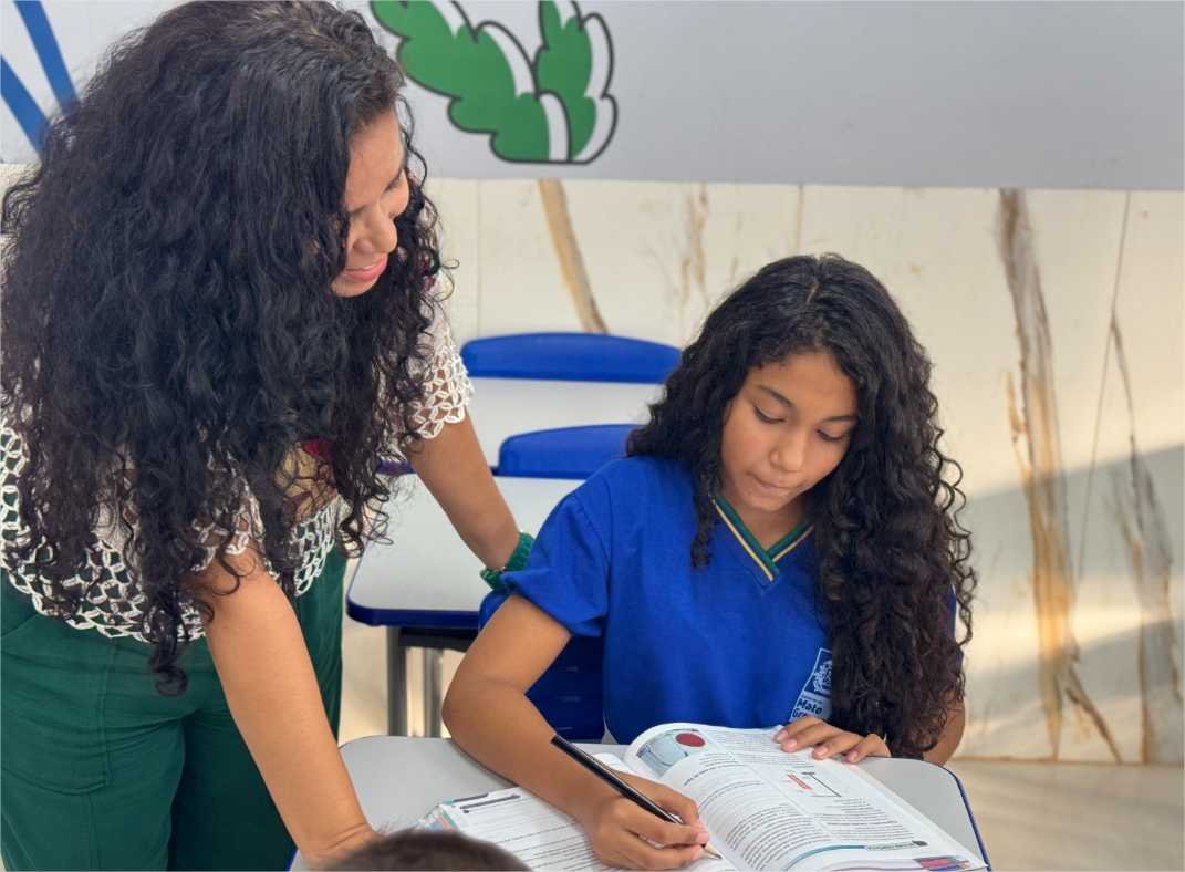 Profissionais da educação vão receber 13º salário e gratificação com reajuste de 20% nesta sexta-feira (20)