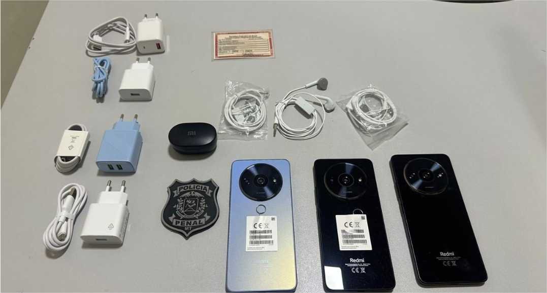 Dentista é presa ao tentar entrar em penitenciária com celulares escondidos em jaleco