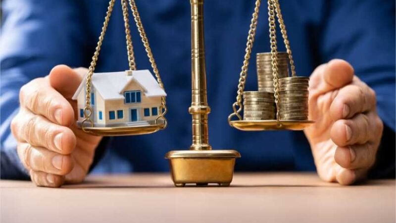 Bancos podem penhorar bens sem processo judicial? Entenda as regras e os direitos do consumidor