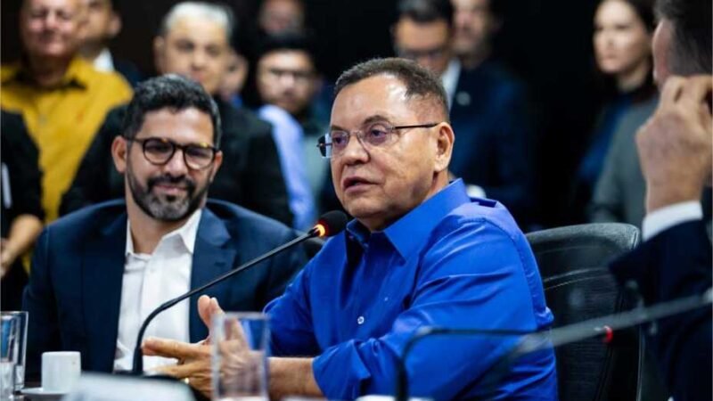 Botelho comemora retomada das obras de 13 creches em MT