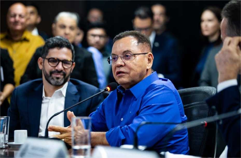 Botelho comemora retomada das obras de 13 creches em MT