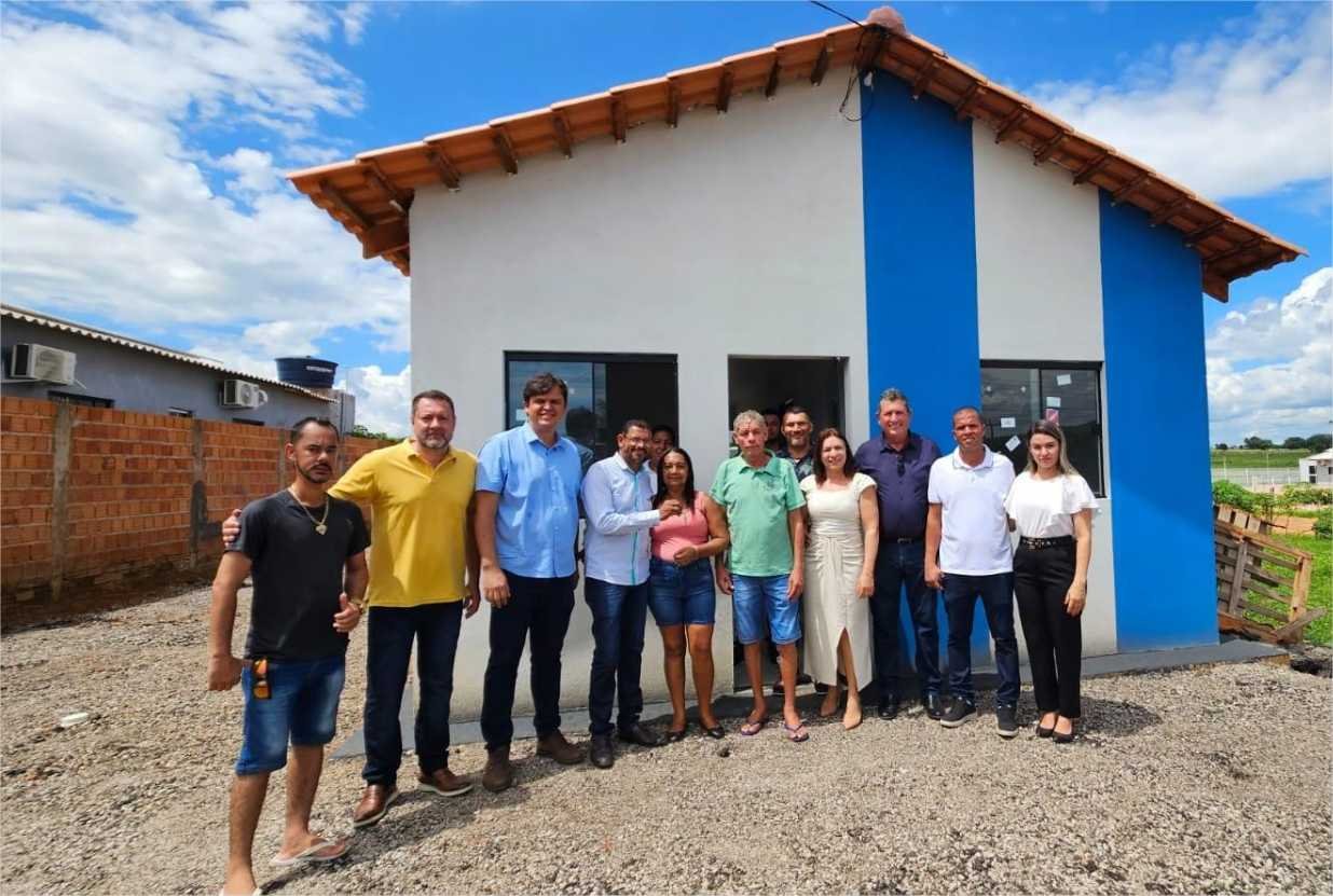 Thiago Silva entrega casas populares e anuncia novas parcerias em São Pedro da Cipa