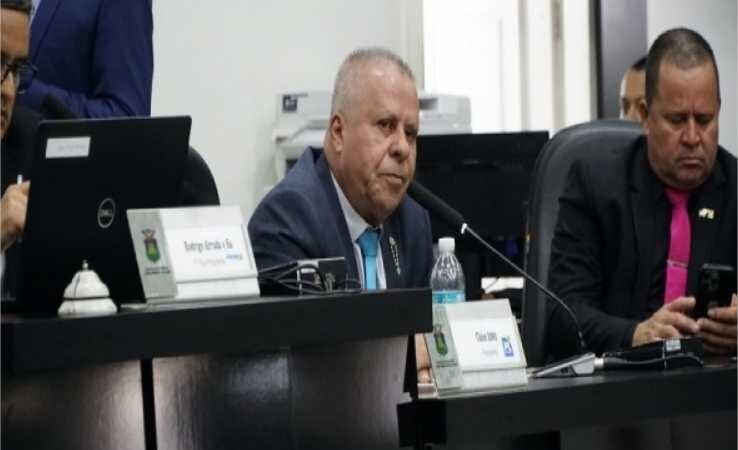 Câmara delibera sobre projetos em urgência e convoca sessão extraordinária para sexta-feira (20)