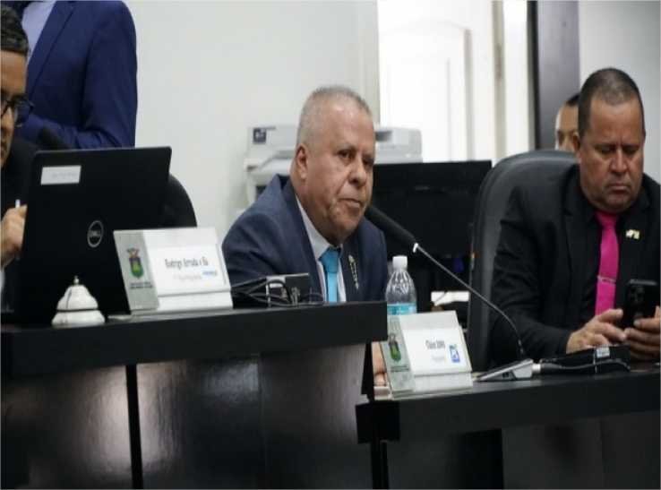 Câmara delibera sobre projetos em urgência e convoca sessão extraordinária para sexta-feira (20)