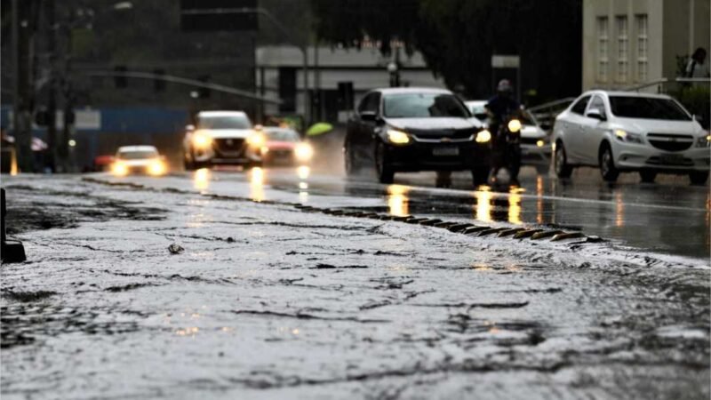 Defesa Civil orienta população para cuidados durante o período de chuvas intensas