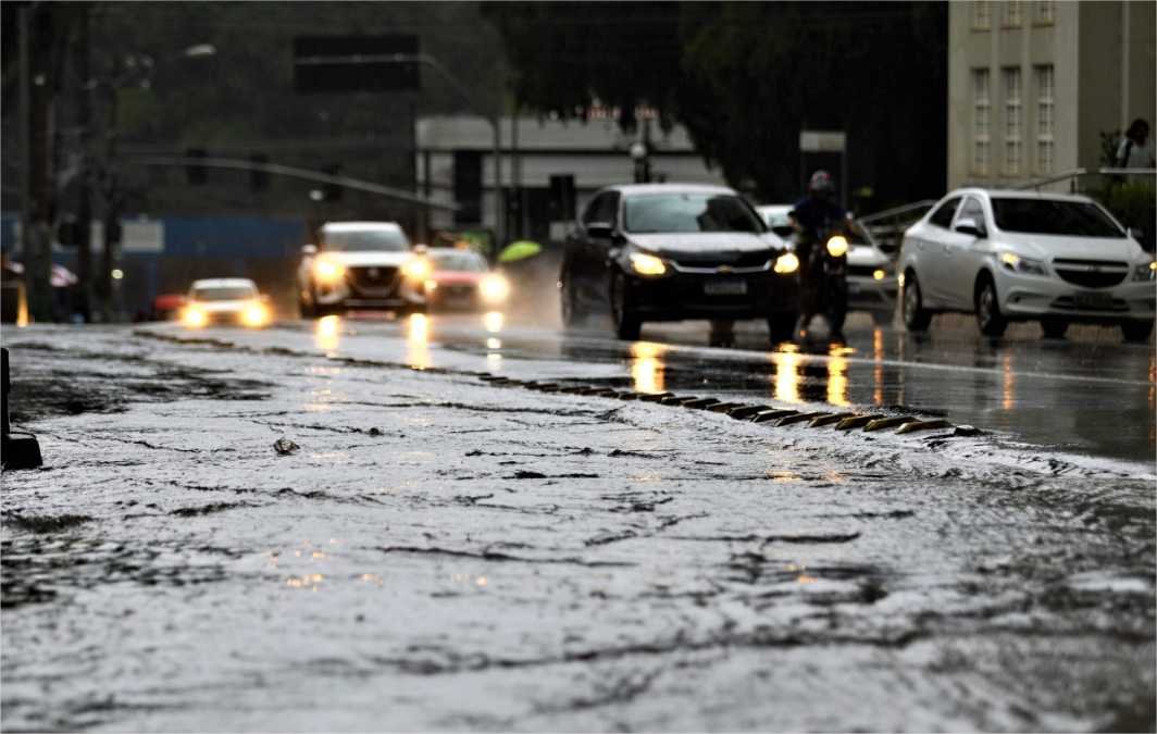 Defesa Civil orienta população para cuidados durante o período de chuvas intensas