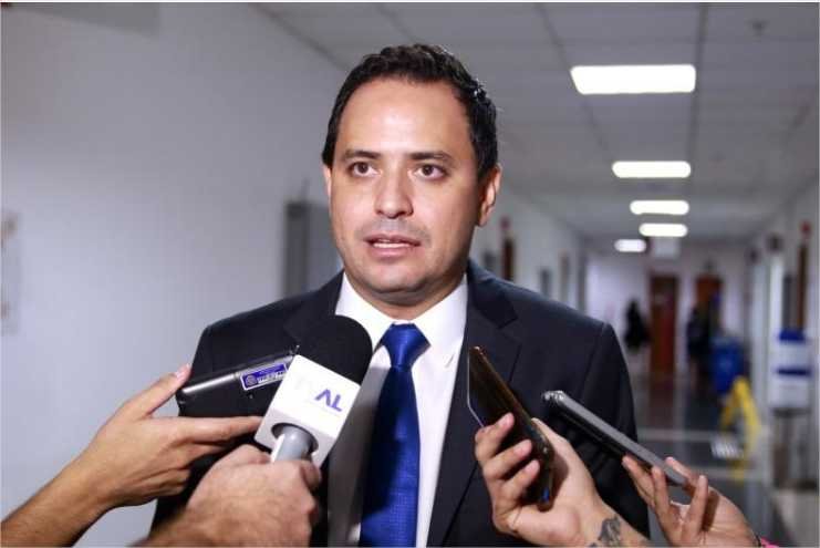 TCE acata pedido de Diego Guimarães e Águas Cuiabá terá que reparar asfalto e explicar taxa de esgoto