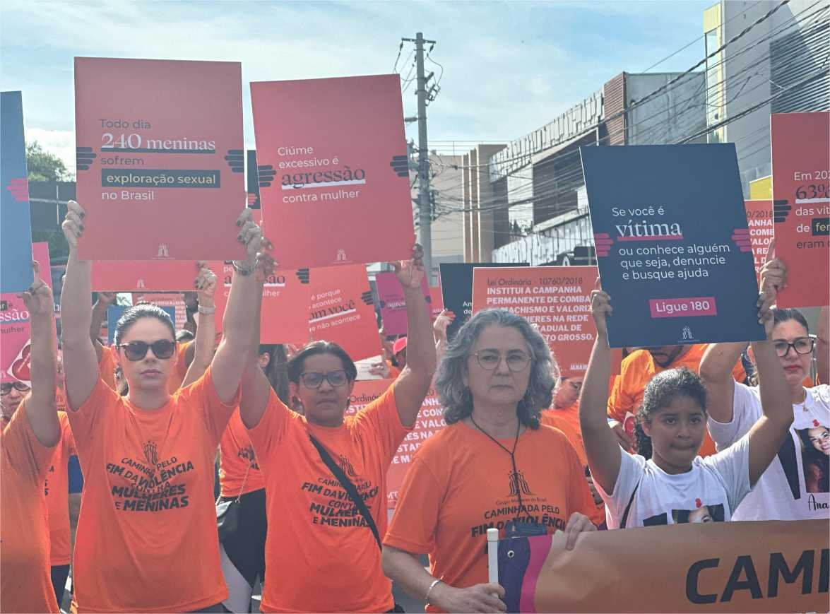 Em caminhada, deputada Gisela se solidariza com protesto de familiares de Ana Paula, após feminicida ser solto