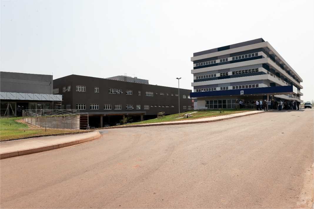 Obras do novo Hospital Júlio Müller alcançam 77% de execução