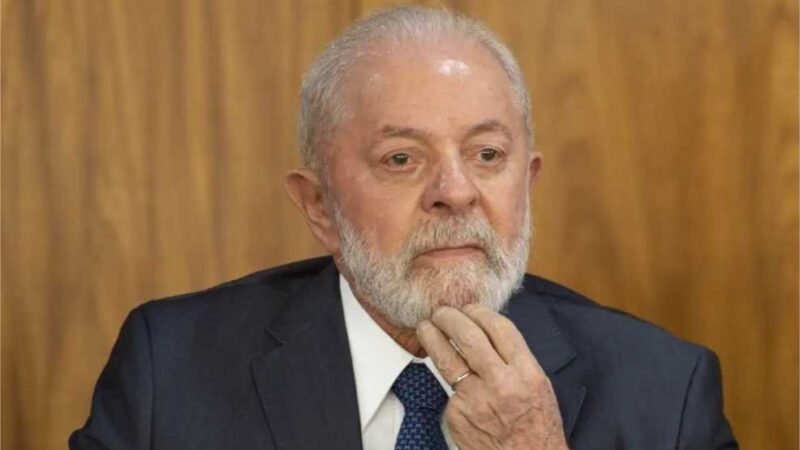 Lula tem hemorragia intracraniana e é internado às pressas em hospital de SP