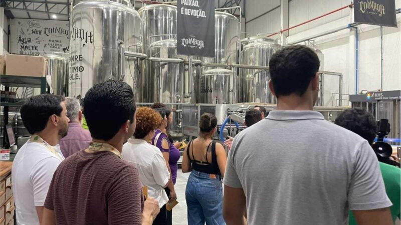 Jornalistas conhecem processo de produção dos sabores da Louvada e destacam qualidade