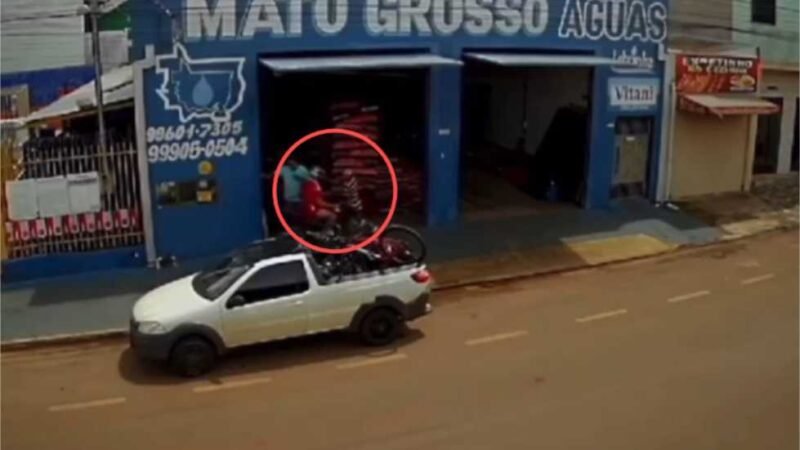 Vídeo mostra momento que motoqueiro atropela idoso enquanto fugia da PM