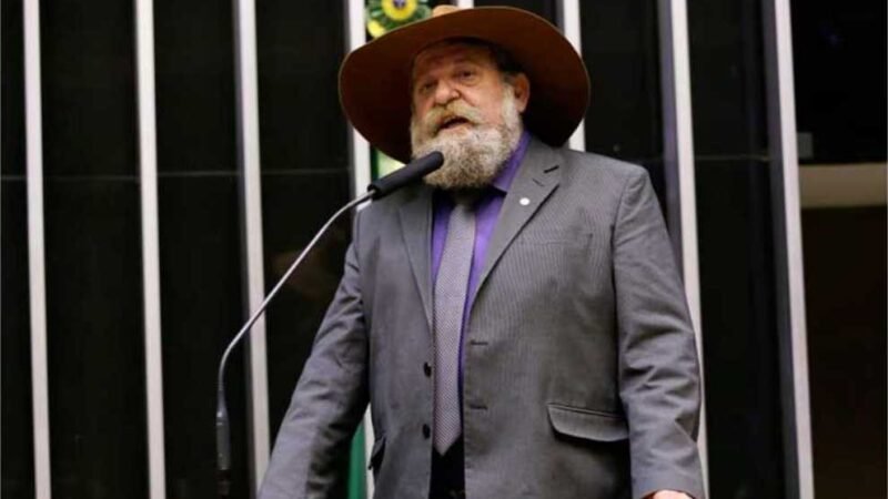 Contra a PEC da jornada 4×3, Barbudo afirma que patrão não vai pagar para que funcionário ‘fique à toa’