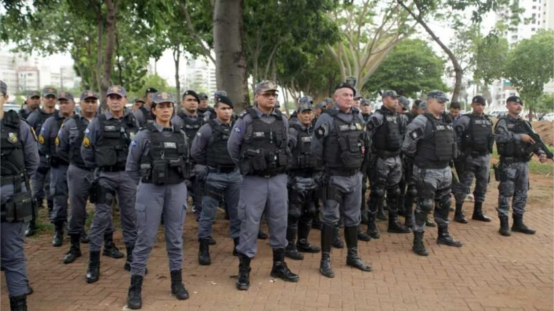 PM conduz 422 pessoas e apreende 490 quilos de drogas na primeira edição de operação