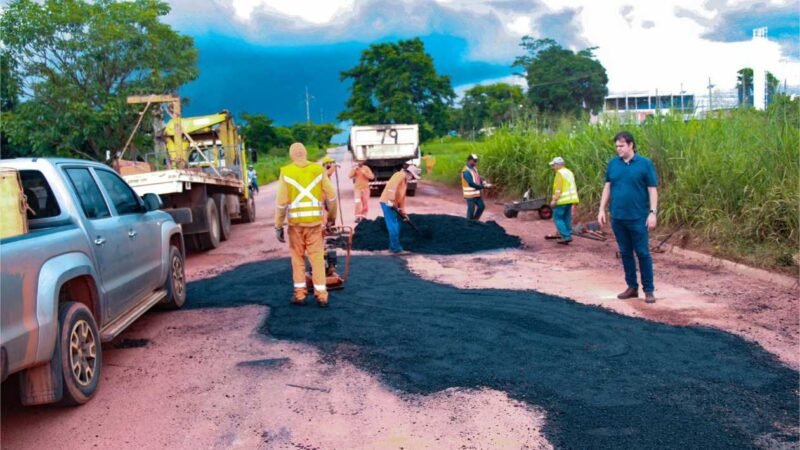 Thiago Silva fiscaliza operação tapa-buracos no Anel Viário em Rondonópolis