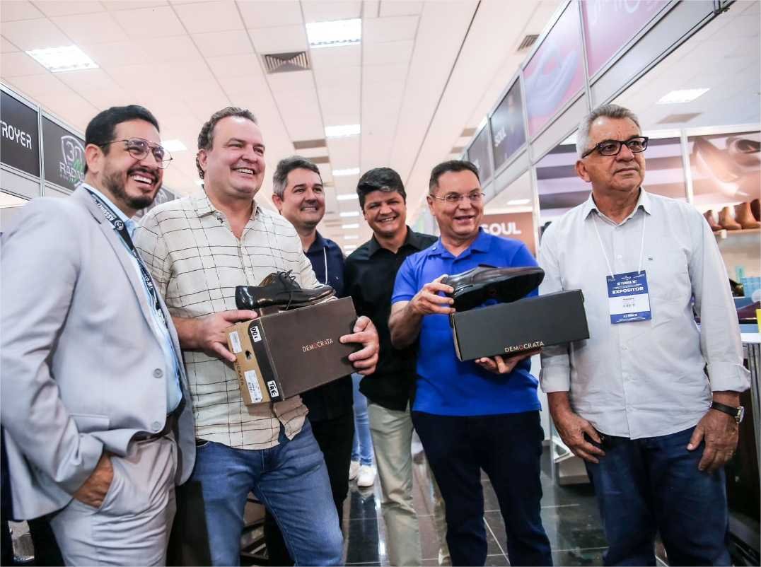 Botelho abre feira para representantes e destaca importância de fortalecer o comércio em MT