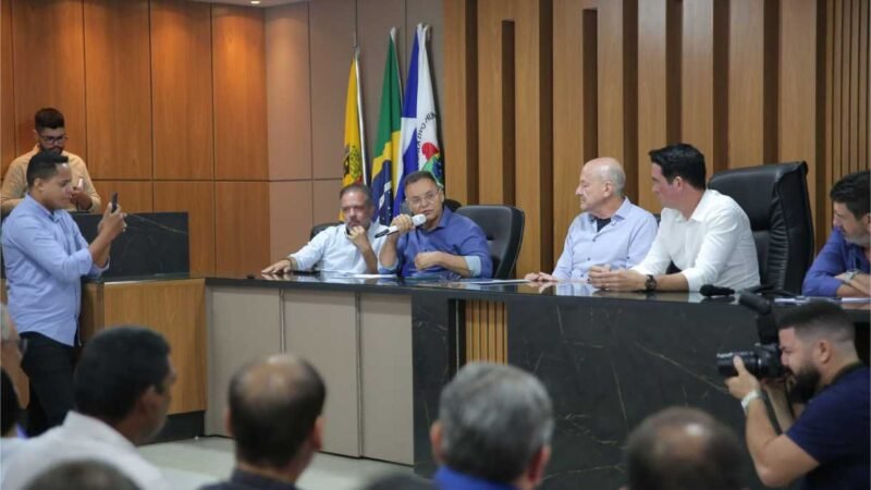 Botelho e Pivetta reúnem com 15 prefeitos em Nortelândia para discutir os impactos das chuvas