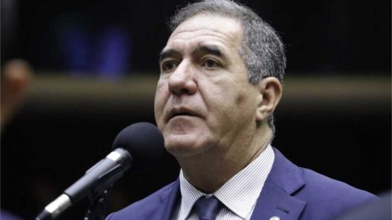 Comissão aprova regras para personal trainers acompanharem alunos em academias