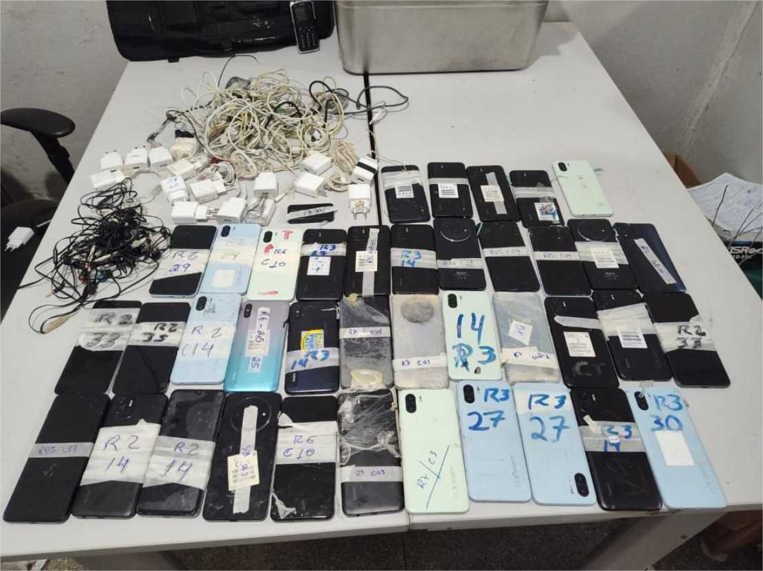 Polícia Penal intensifica operação de revista e realiza apreensão de 40 celulares na Penitenciária Central do Estado